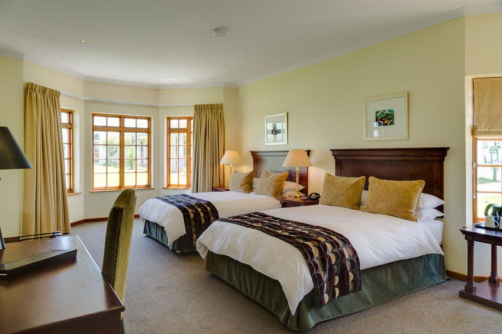 Protea Hotel By Marriott George King George Exterior foto