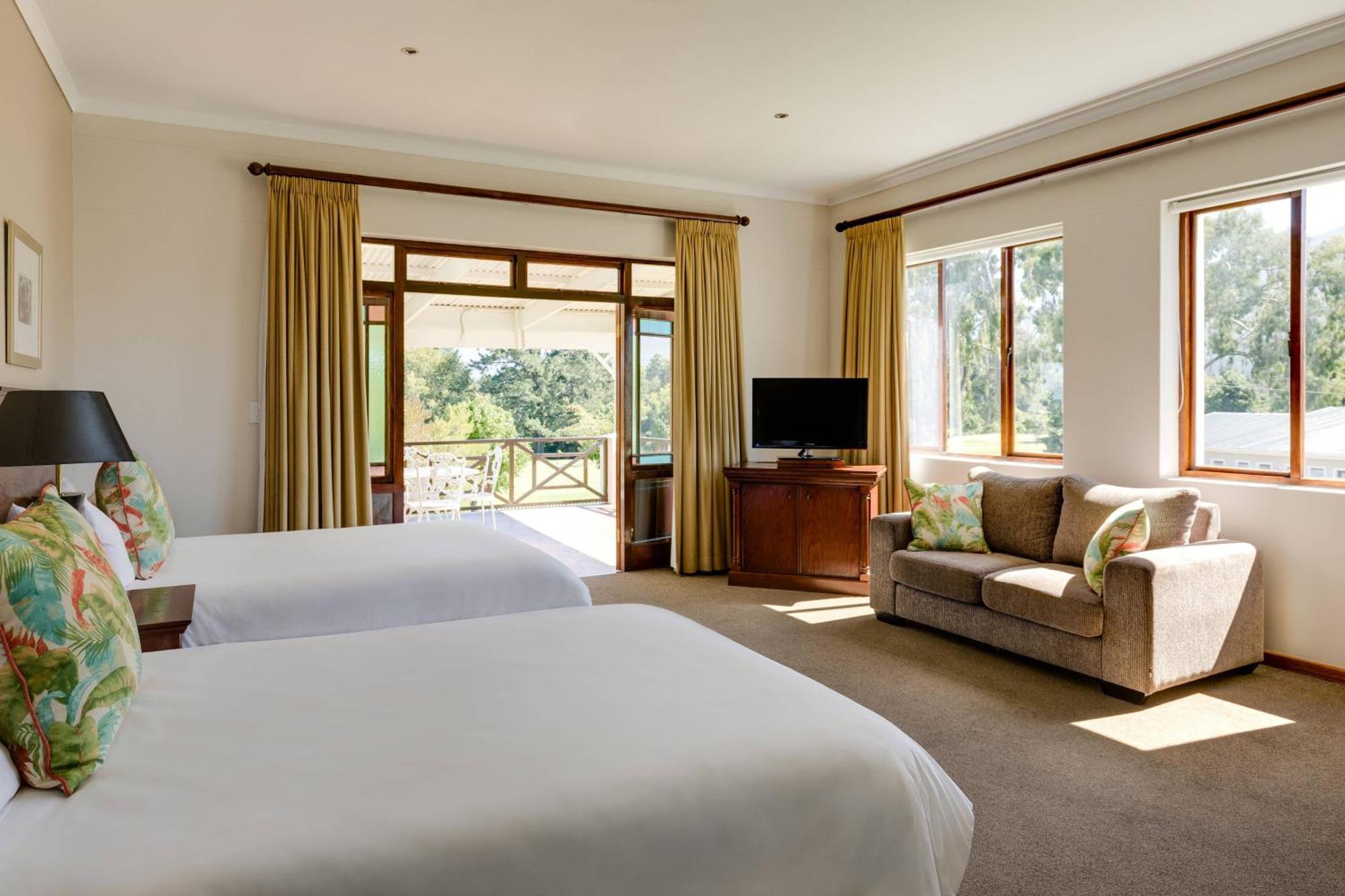 Protea Hotel By Marriott George King George Exterior foto